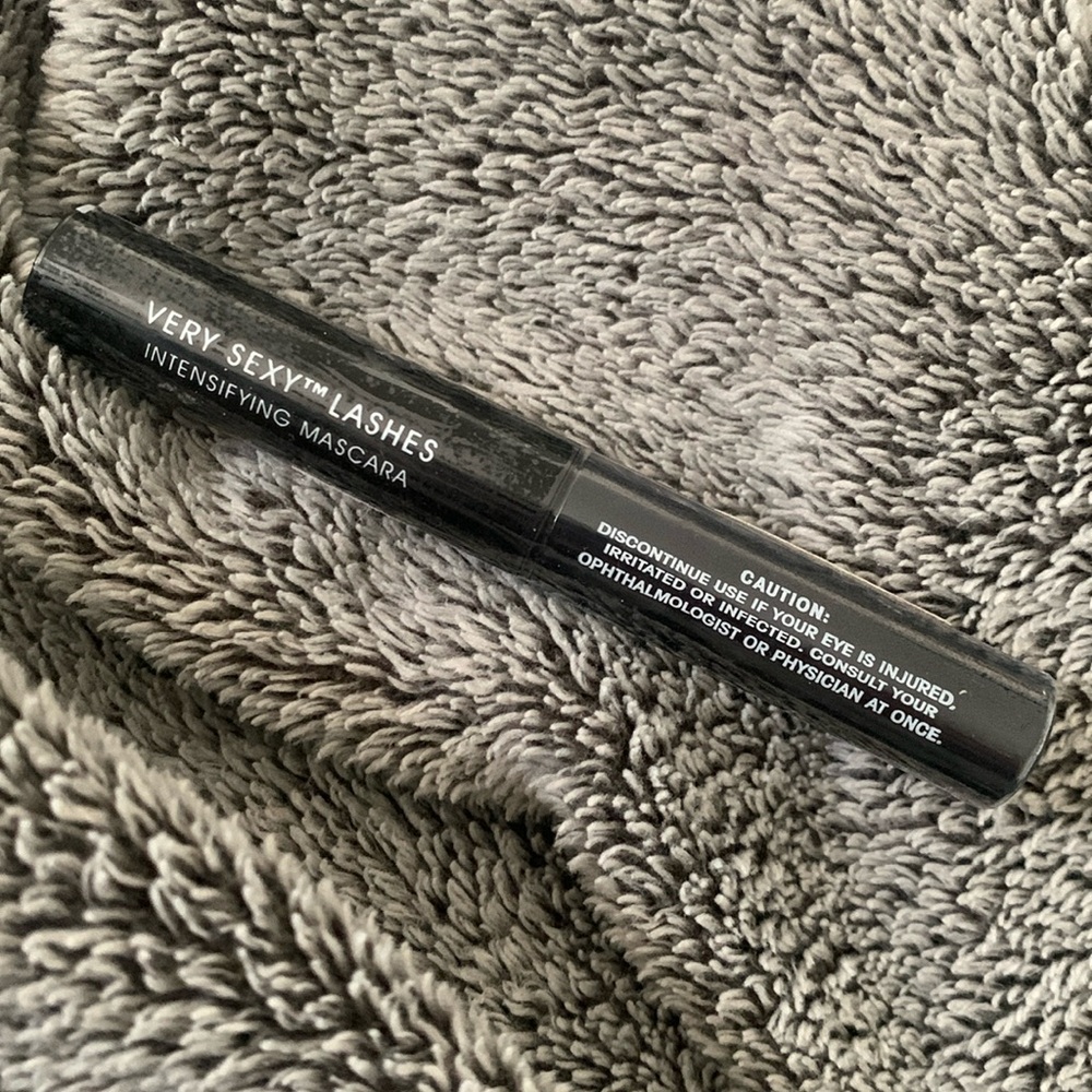 NWT Victoria's Secret Very Sexy Lashes Intensifying Mascara sealed